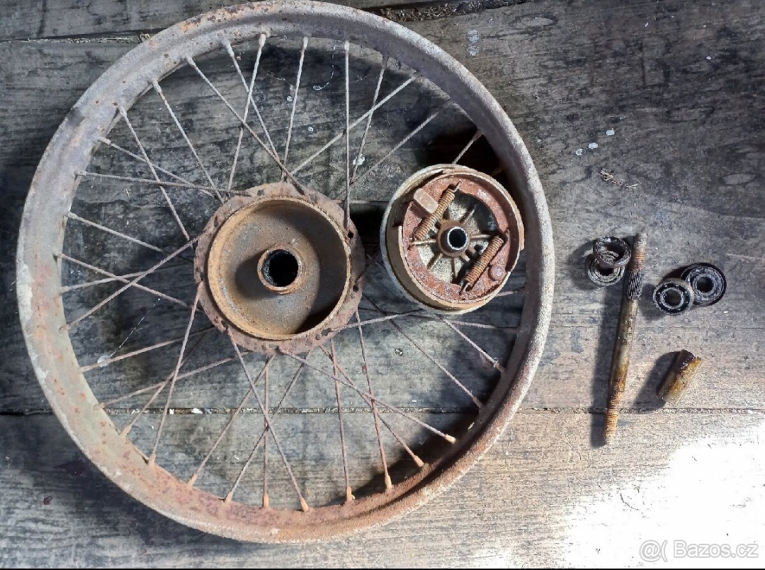 ČZ 125 t - ČZ 125b - Přední kolo - 11