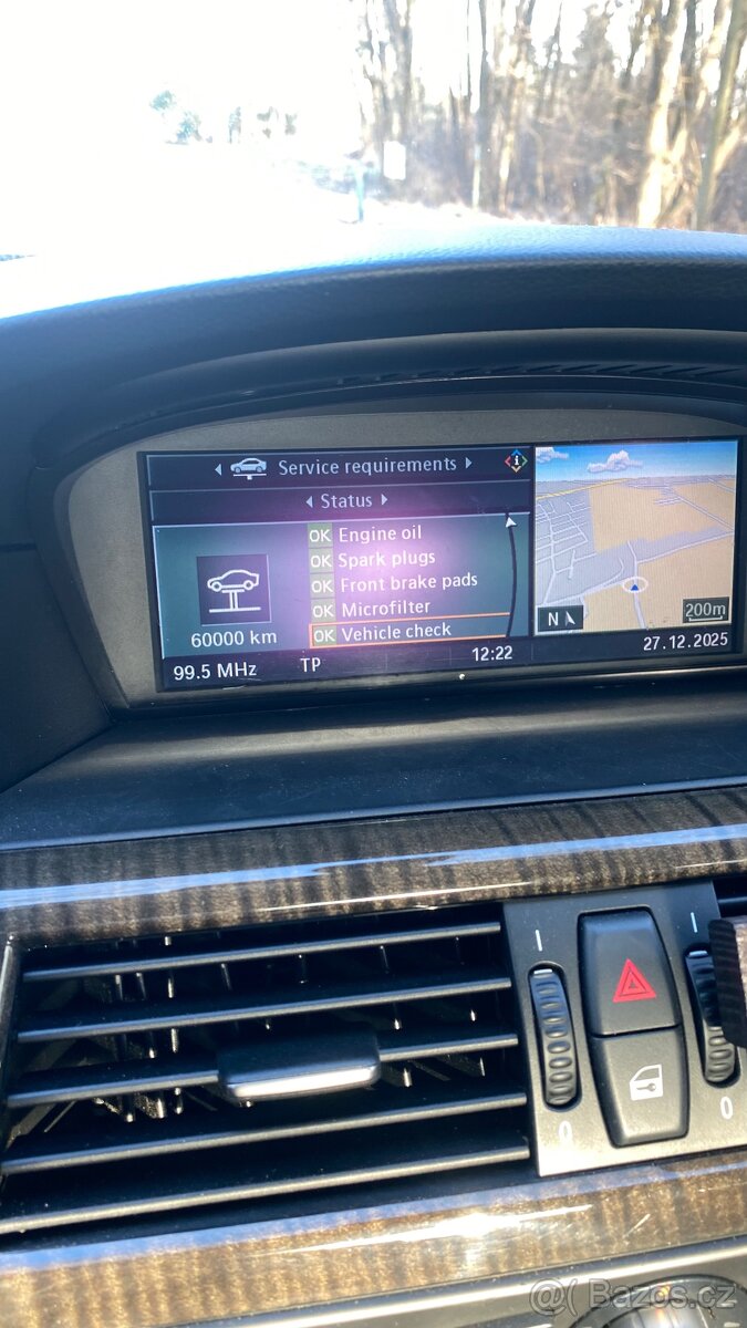 BMW e60 550i manuál - 11