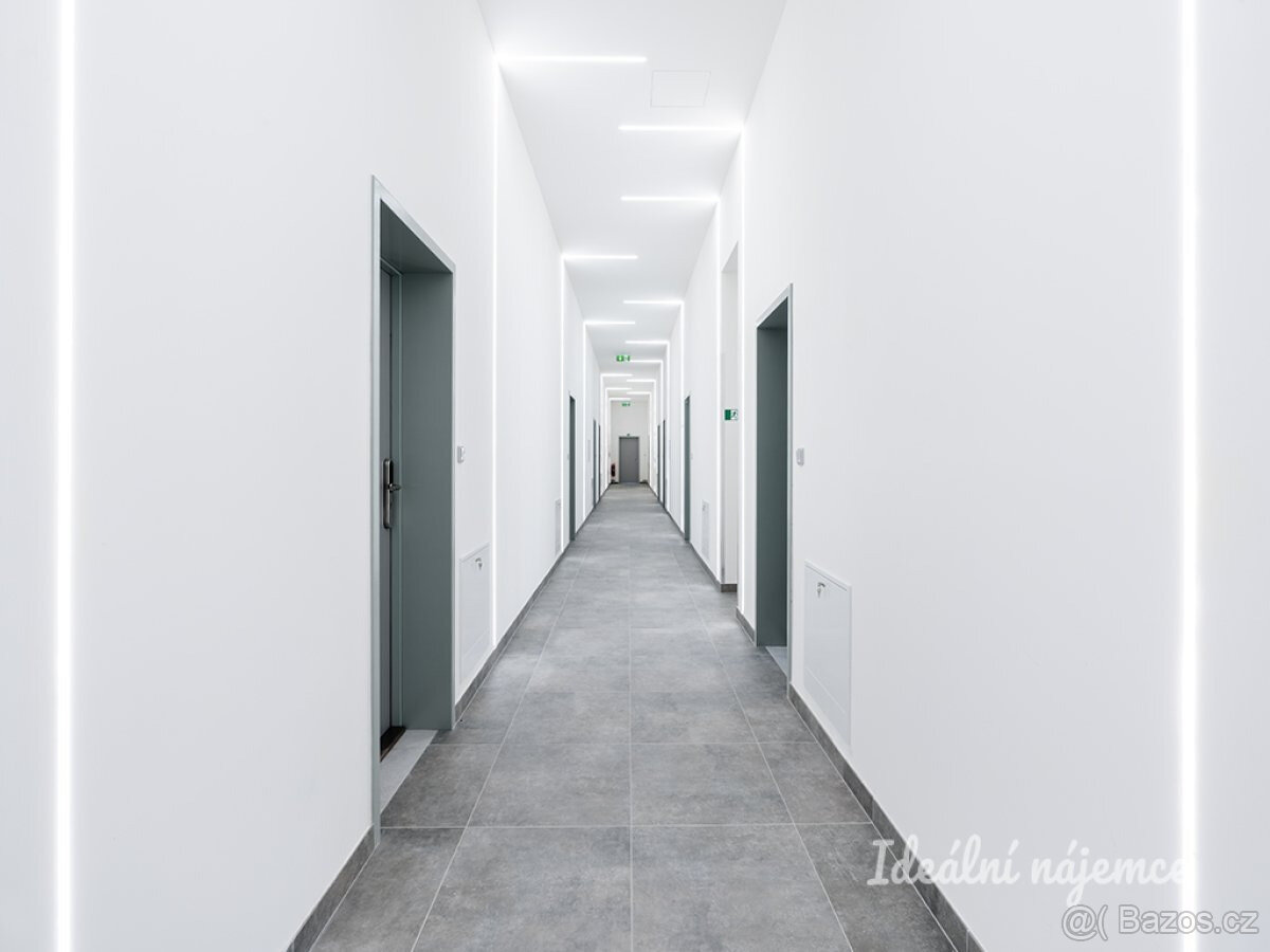 Pronájem bytu 1+kk, Za černým mostem, Kyje, 16 500Kč/měs, 2 - 11