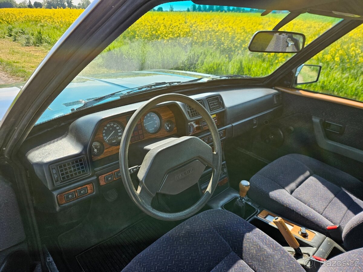 Tatra 613/4 Mi Long - 11