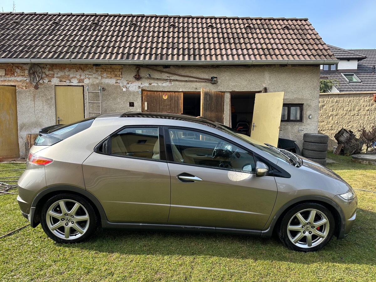 HONDA CIVIC Typ FK3 - 11