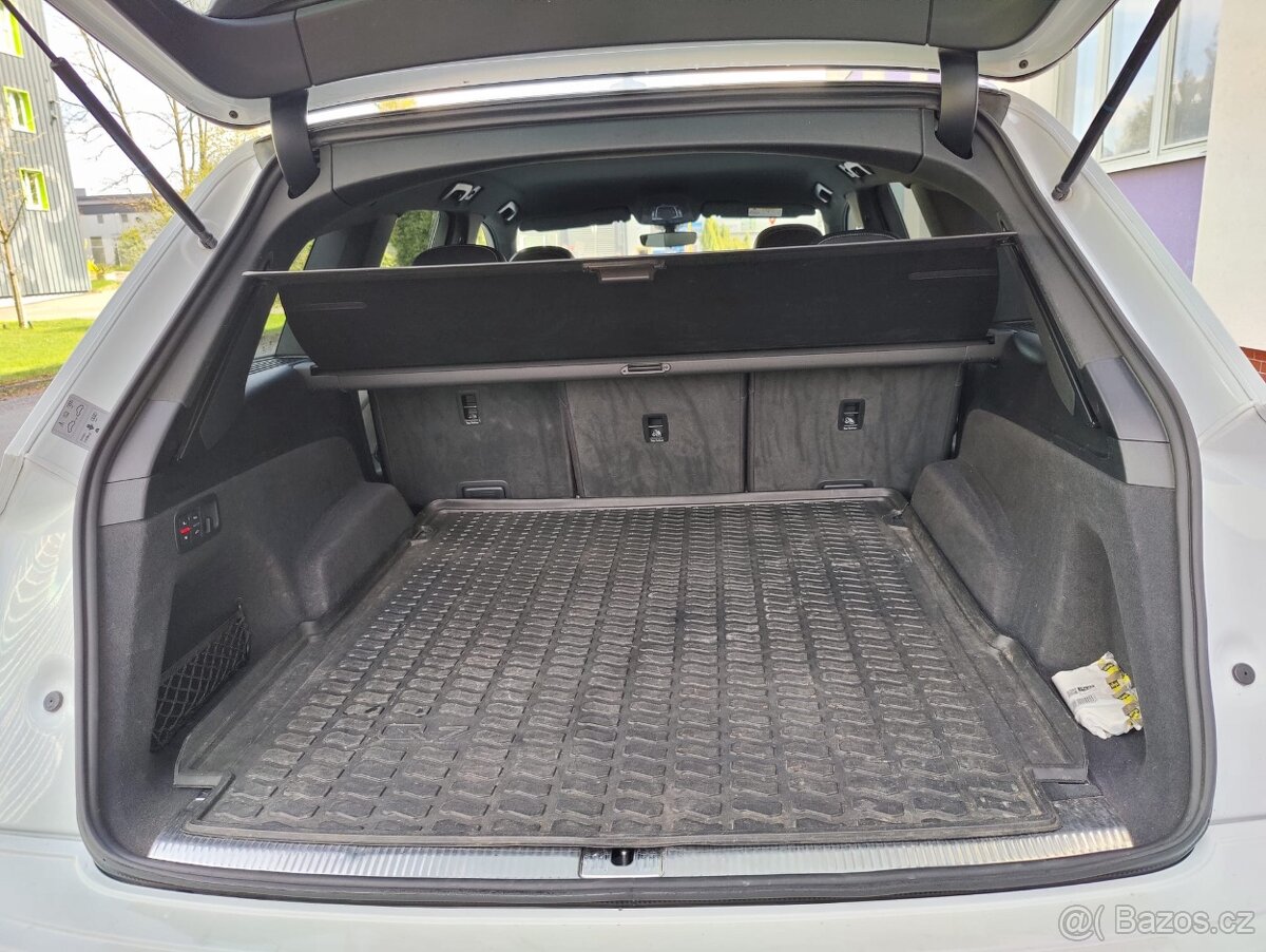 Audi Q7 3,0 TDI 4x4/3xS-line / servis. - 11