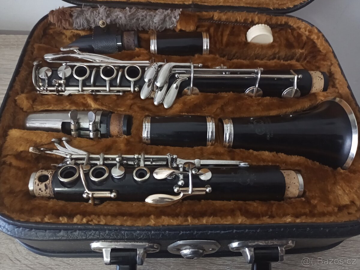 Prodám B Klarinet Amati po Go - 11