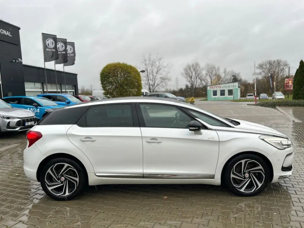 Citroën DS5, 2.0BHDI 180 AT6" SO CHIC"DS60 - 11