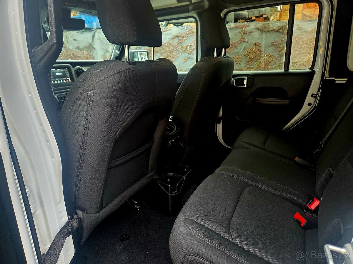 Jeep Wrangler Unlimited 2.2CRD - 11