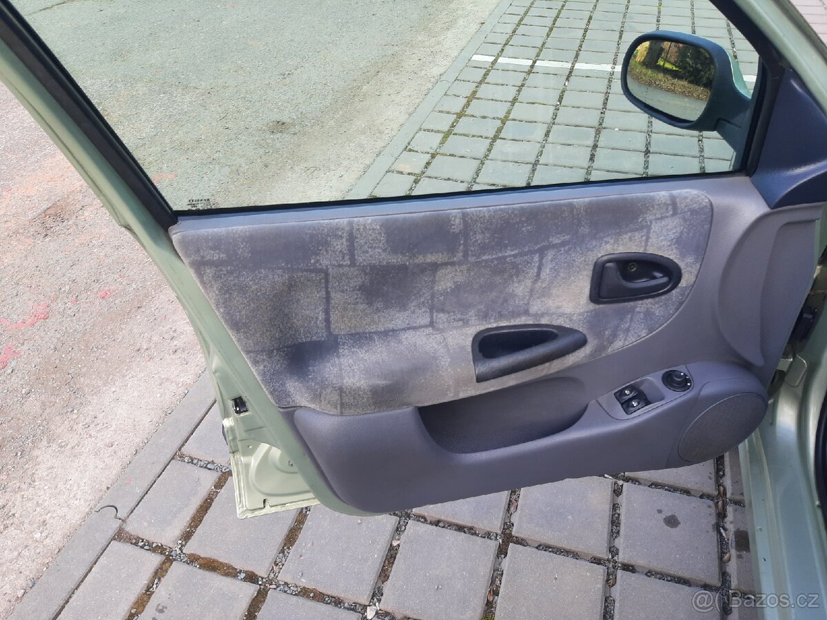 Renault Megane 1.6i 2001 AUTOMAT, NOVÁ STK - 11