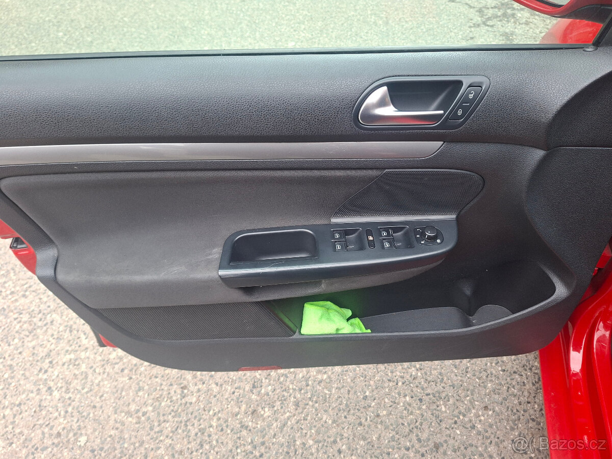 Golf variant 1.4 Combi 2011 bez investic - 11
