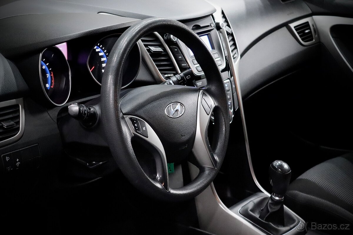 Hyundai i30 1.4i 16v 73kW      66 000 km - 11