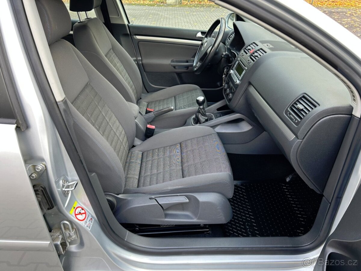 Volkswagen Golf 1.6 MPi - 11