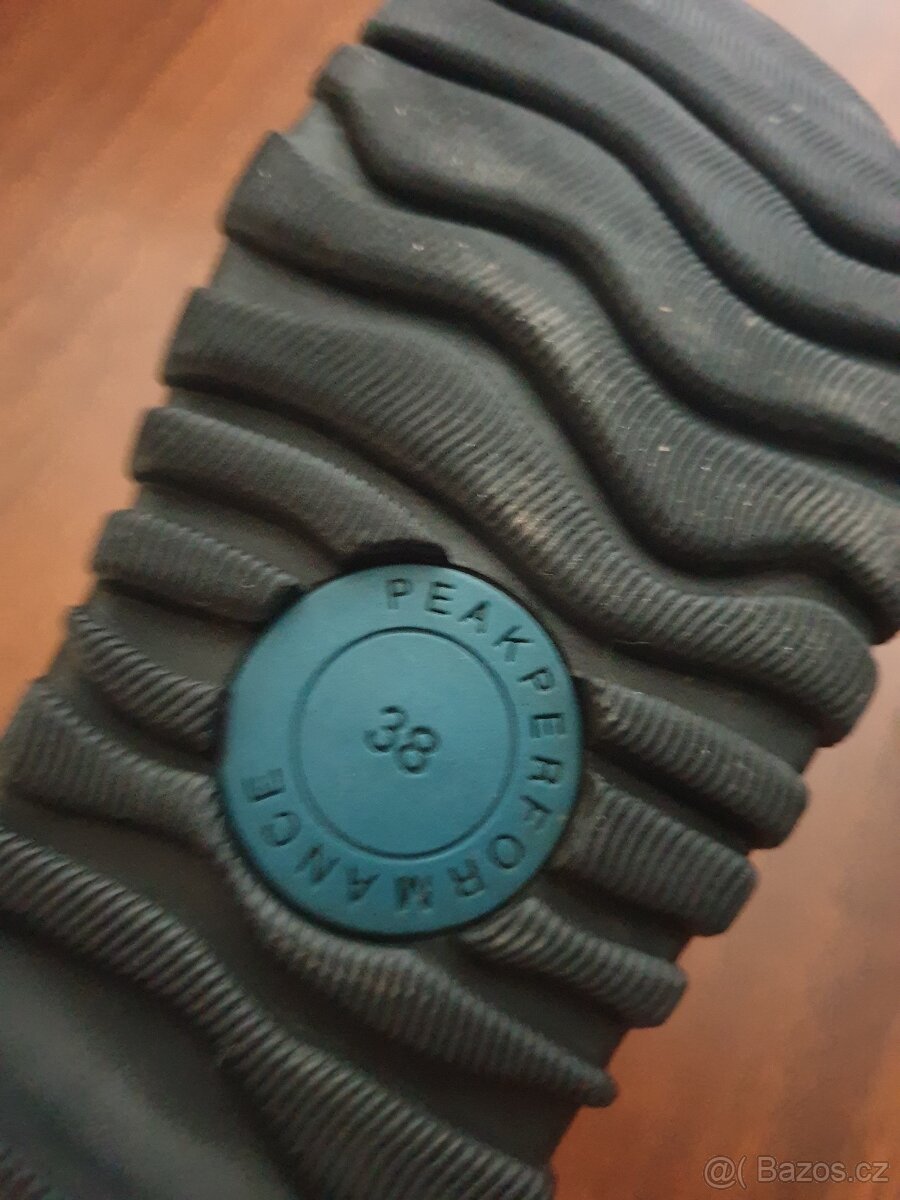 Zateplené boty Peak Performance velikost 38 - 11