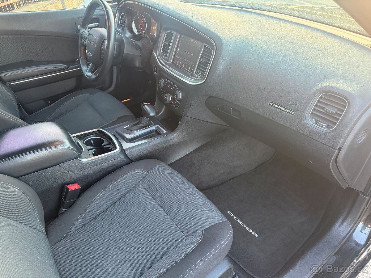 Dodge Charger 3,6 RWD Facelift 2015 - 11