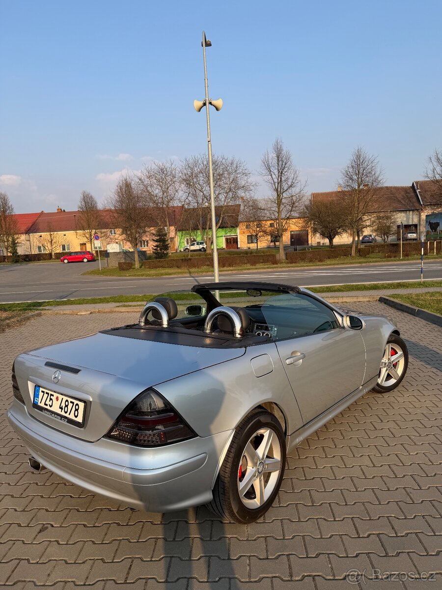 Mercedes Benz SLK320 - 11