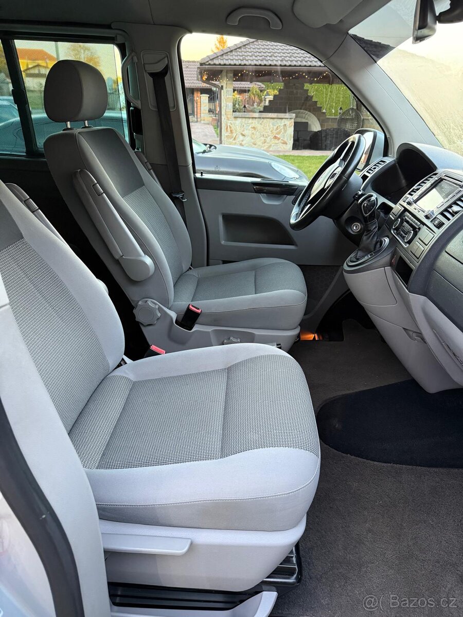 Volkswagen Transporter Caravelle T5.1 Long - 11