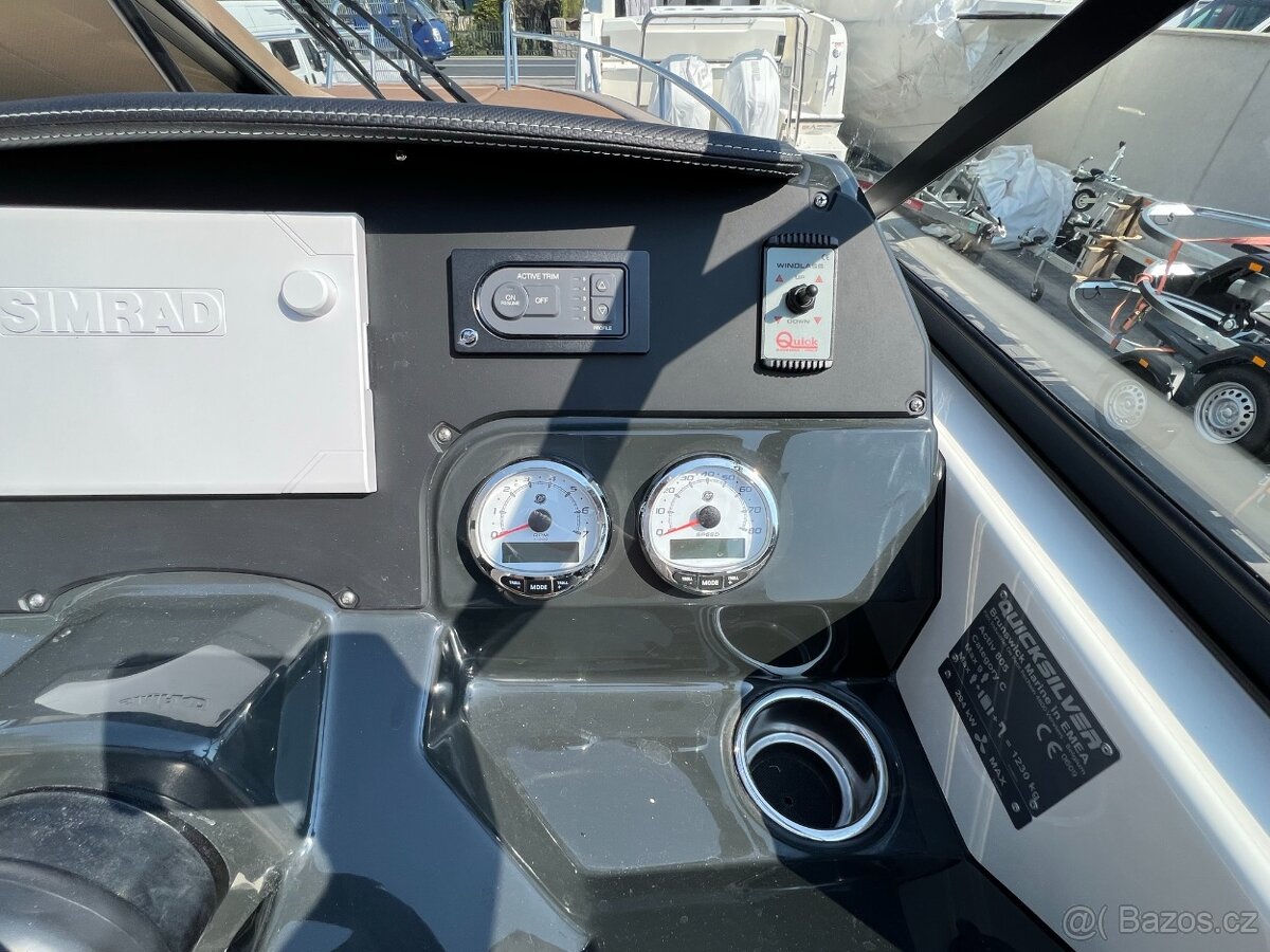 QUICKSILVER Activ 805 CRUISER + MERCURY F 250 V8 EFI EXLPT D - 11