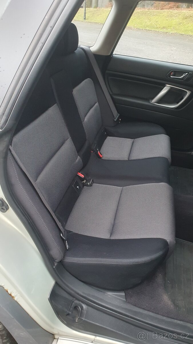 Prodám Subaru Outback r.v. 2004 najeto 270t km - 11