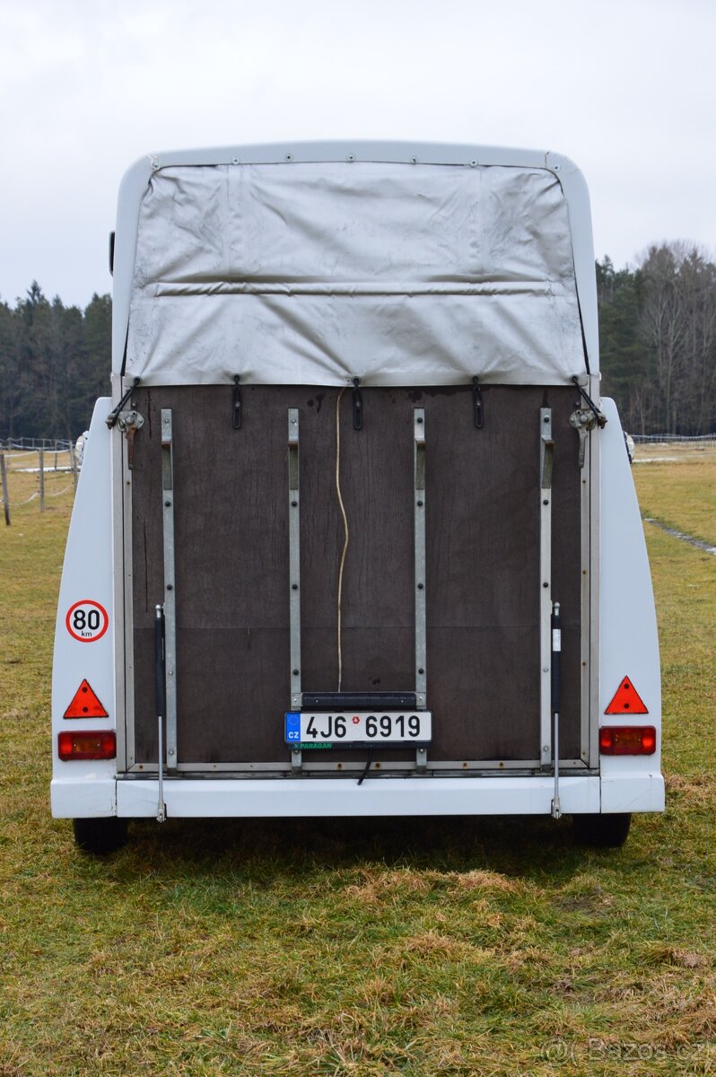 Přívěs pro přepravu koní Paragan - 11