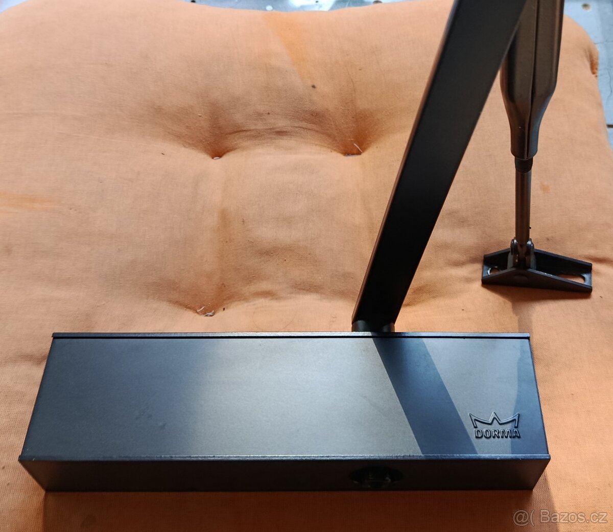 Dveřní zavírač Dorma TS73V - 11