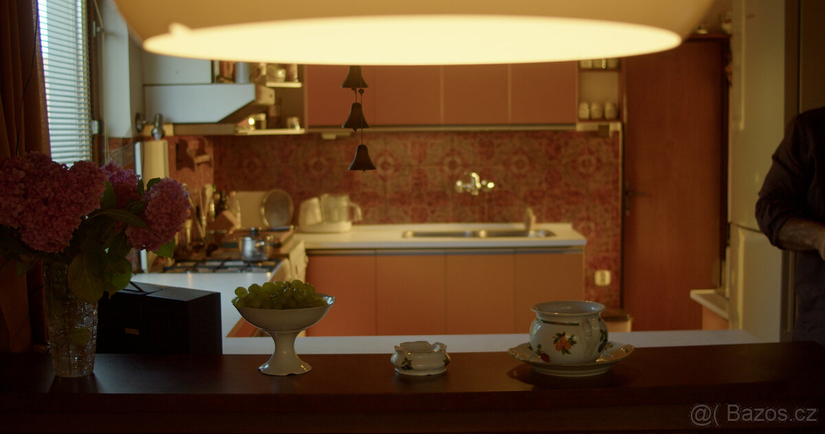 Dům s neuvěřitelnou atmosféru v klidné části Úval - 11