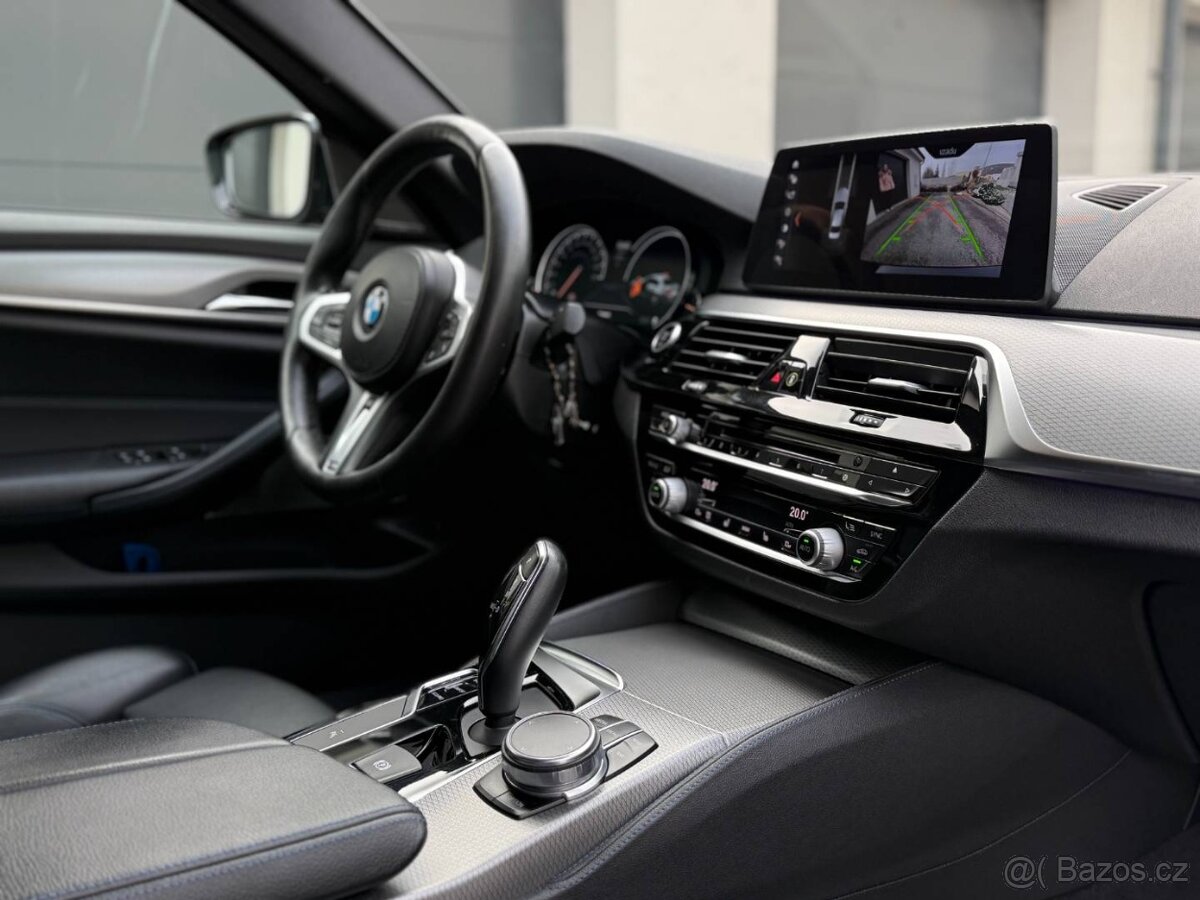 BMW 540i xDrive - 11