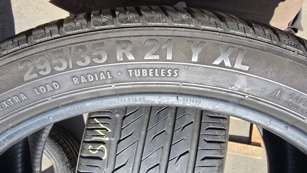 Letní pneu 295/35/21 Semperit - 11