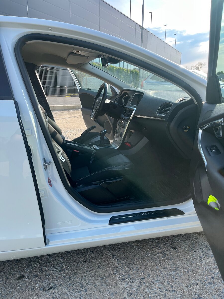 Volvo V40 T2 - 11