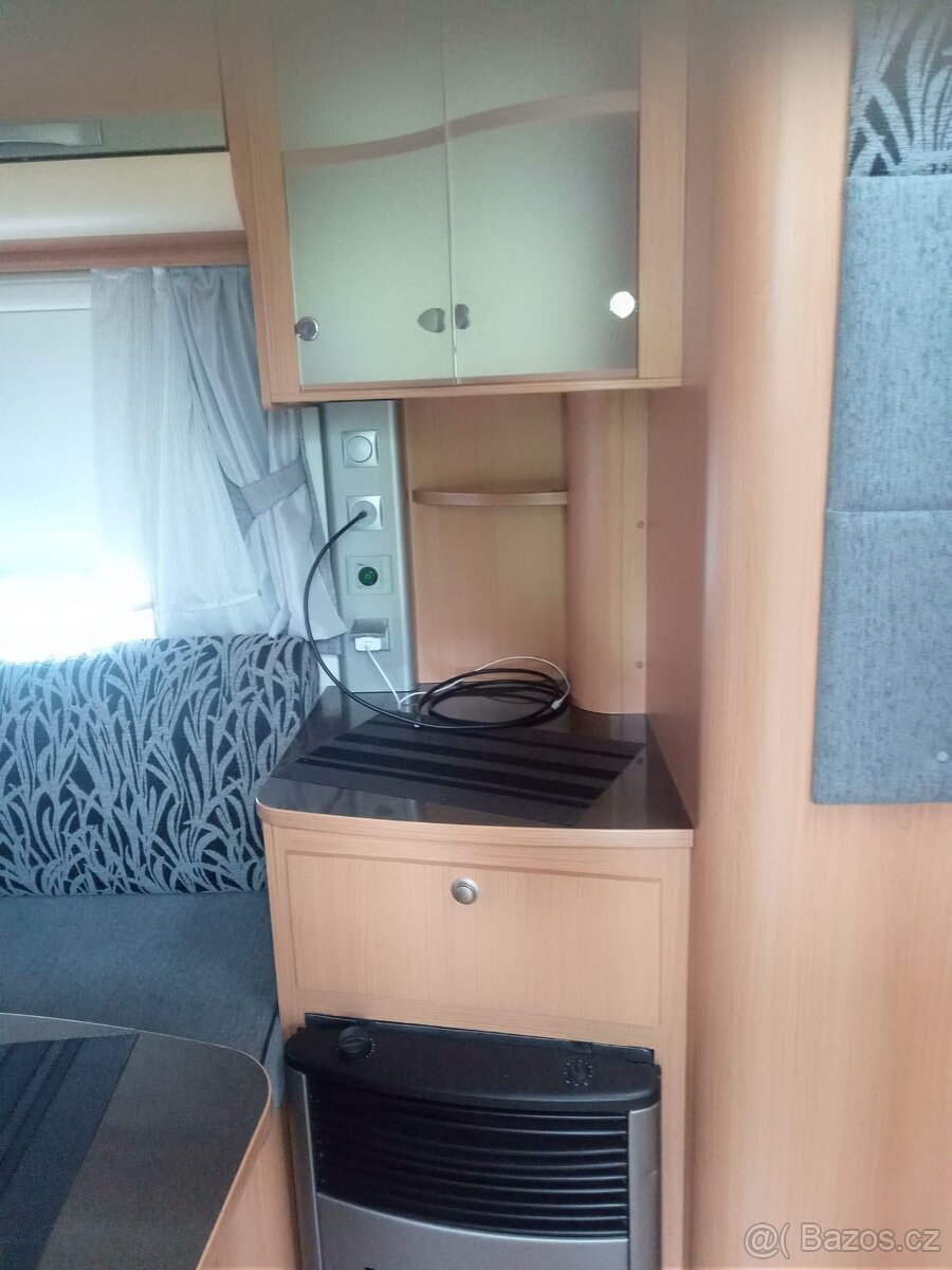 Prodám obytný karavan adria adorace 475 - 11