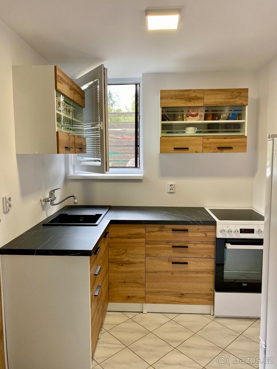 Stavebni pozemek 302 m2 s chatou u reky Svitavy - 11