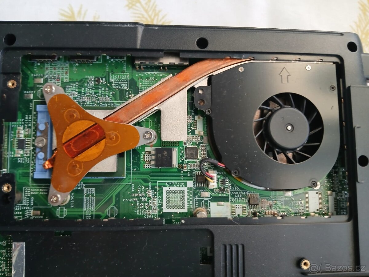 Acer TravelMate 2300 – notebook na náhradní díly / bez HDD - 11