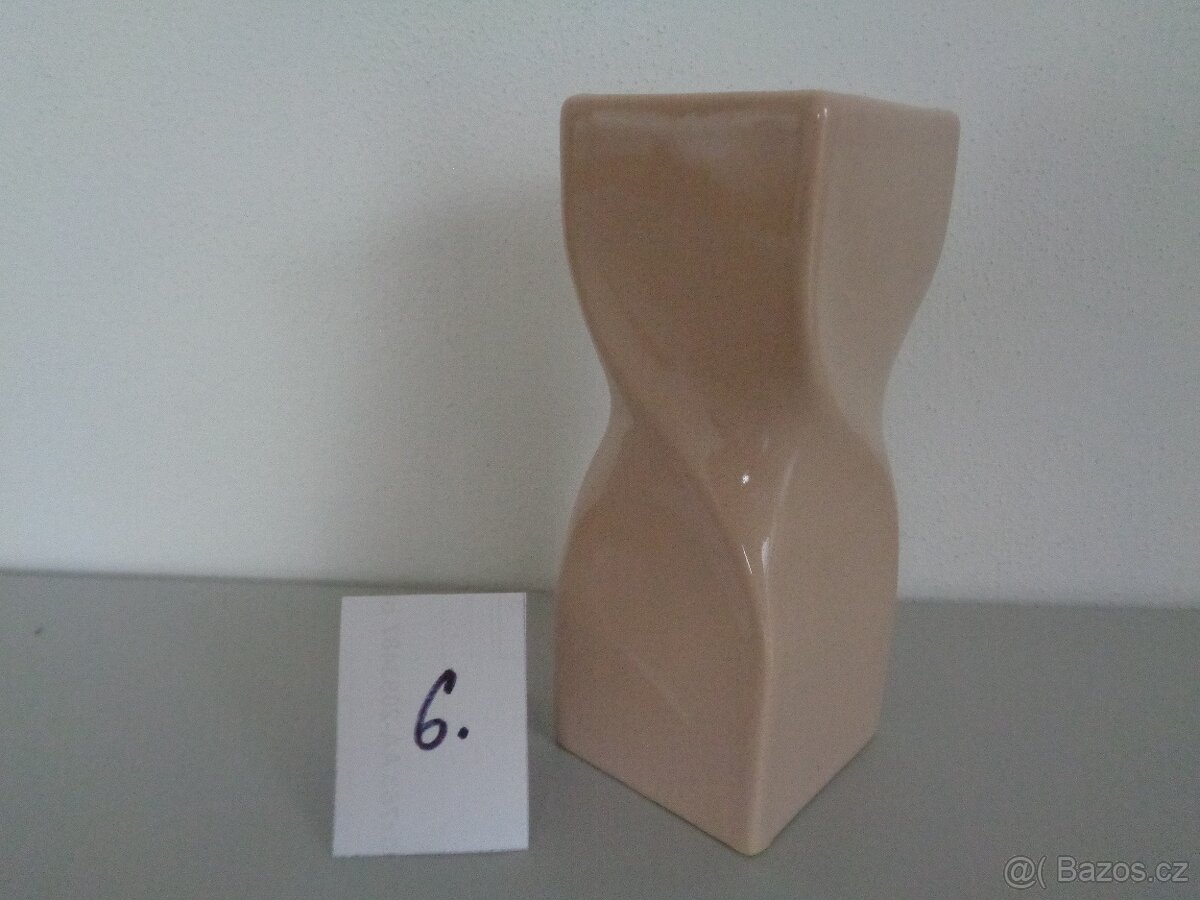 Keramické hrníčky, váza, svícen a miska (nepoužívané) - 11