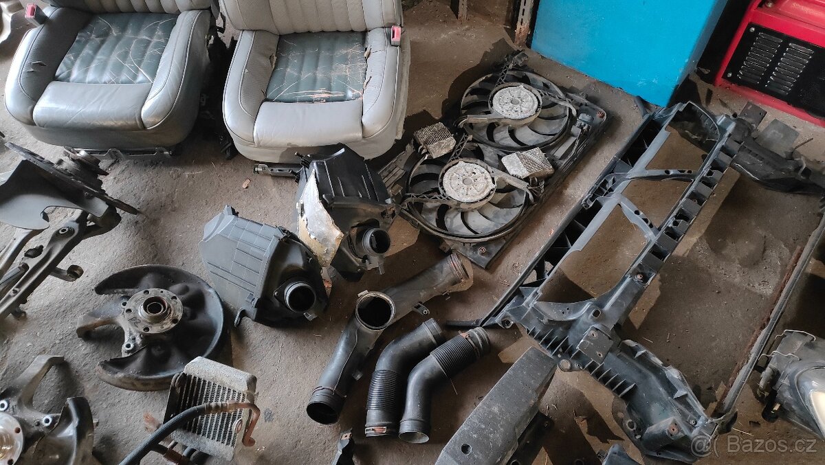 DÍLY- 2004 Phaeton 4,2 V8 330PS, barva LR6V - 11