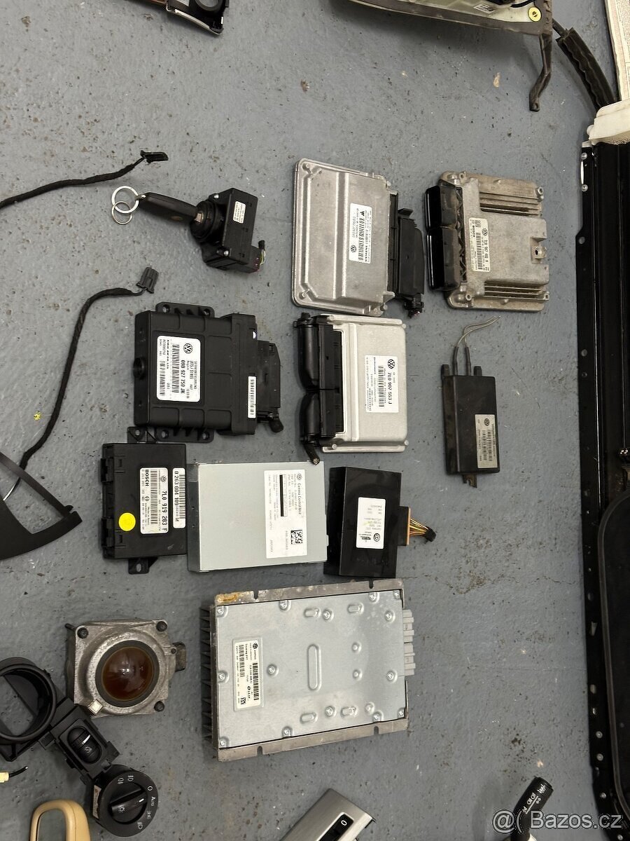 VEŠKERÉ NÁHRADNÍ DÍLY Volkswagen Touareg 3.0tdi - 11