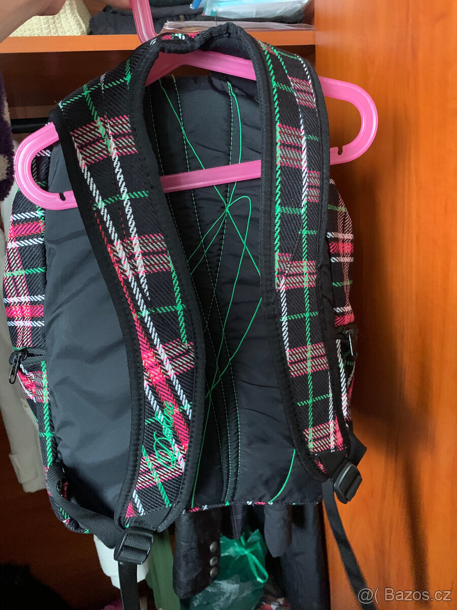 Set Guess: šaty+bunda+ledvinka; Benetton; Dakine; Plesové - 11