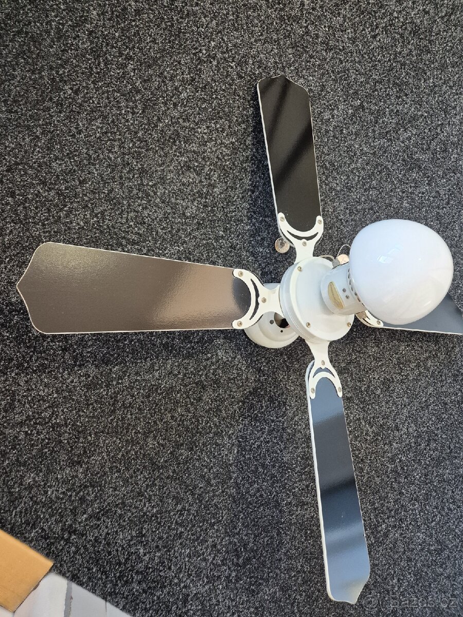 Stropní ventilátor se světlem - 11
