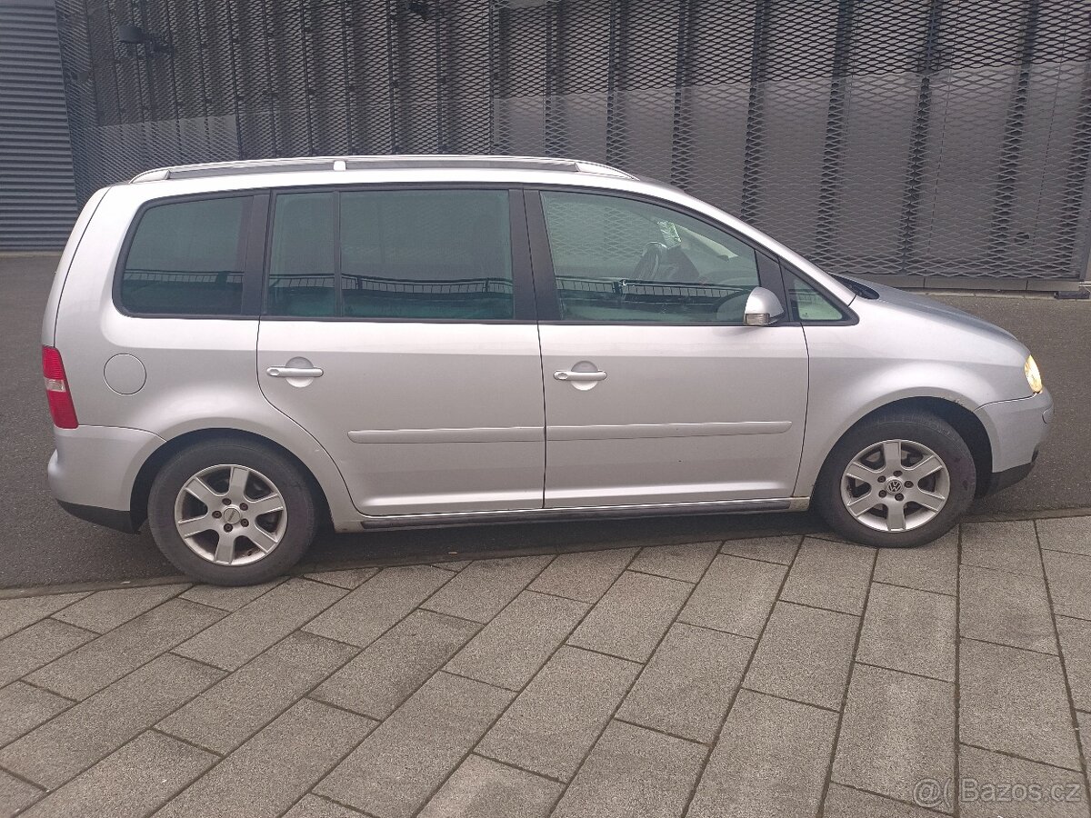 VW Touran 2.0 TDI 100 kW - 11