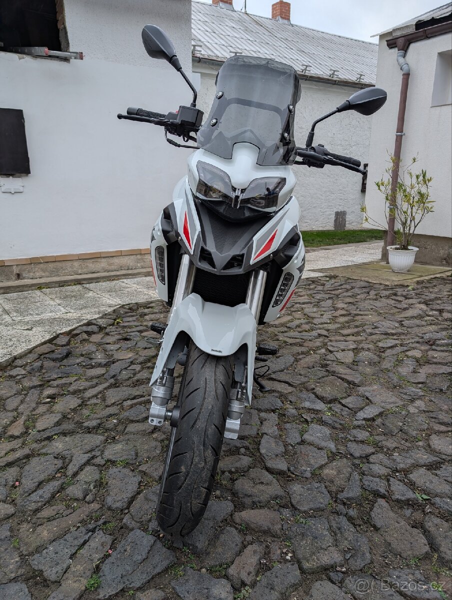 Benelli TRK 251 - 11