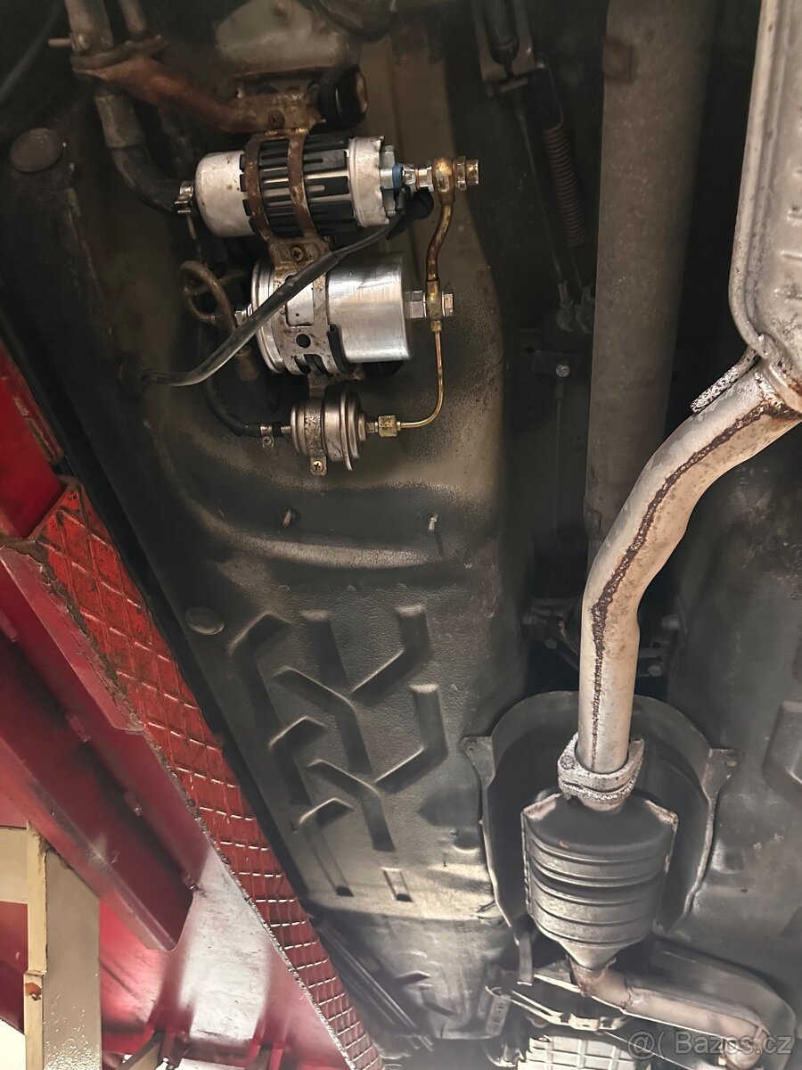 Mercedes Benz w201 190e 1.8 automat - 11