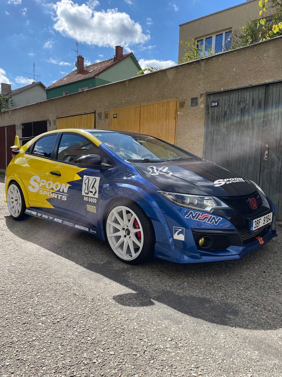 Honda Civic type-R fk2 - 11