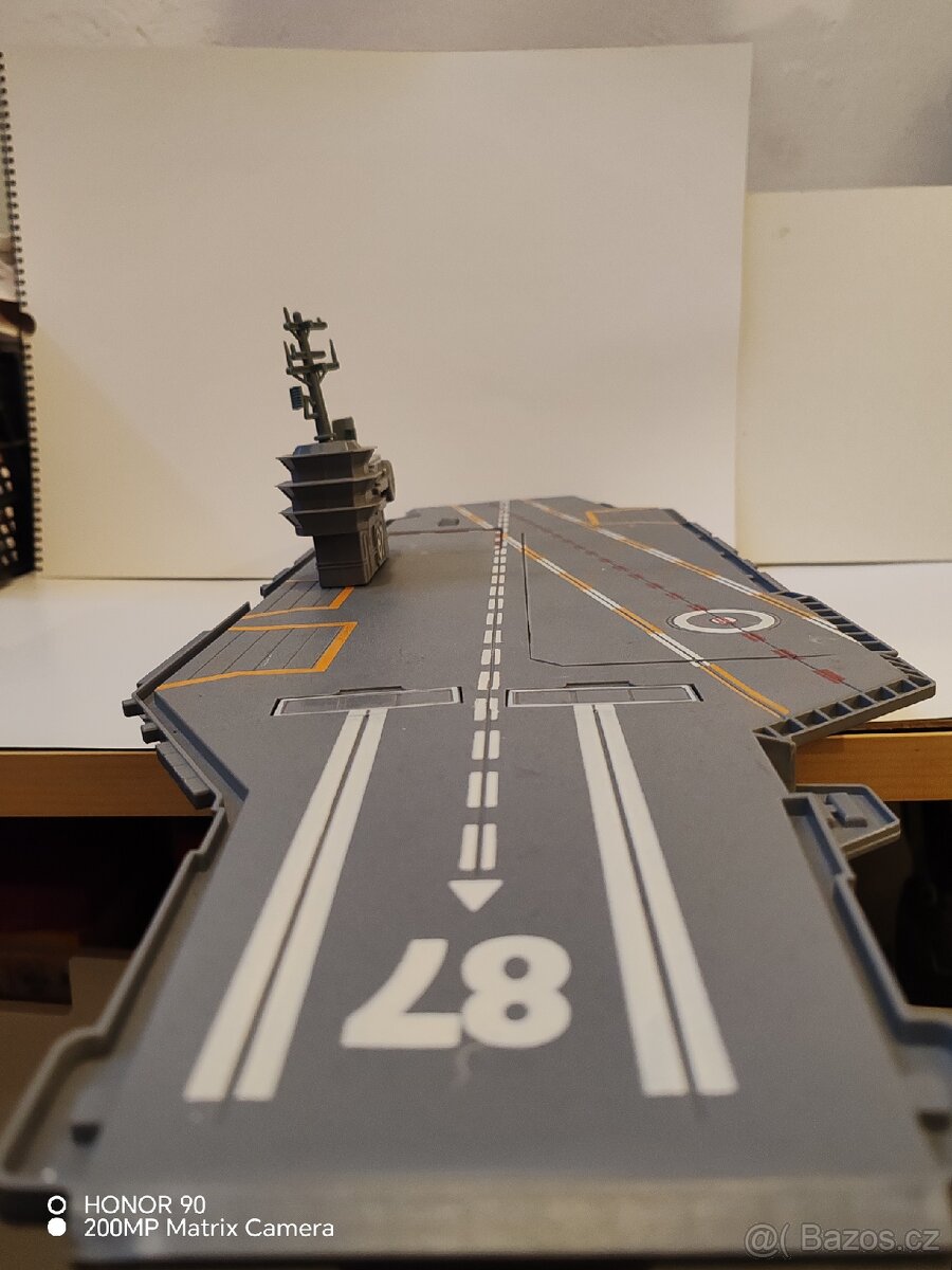 letadlová loď - 11