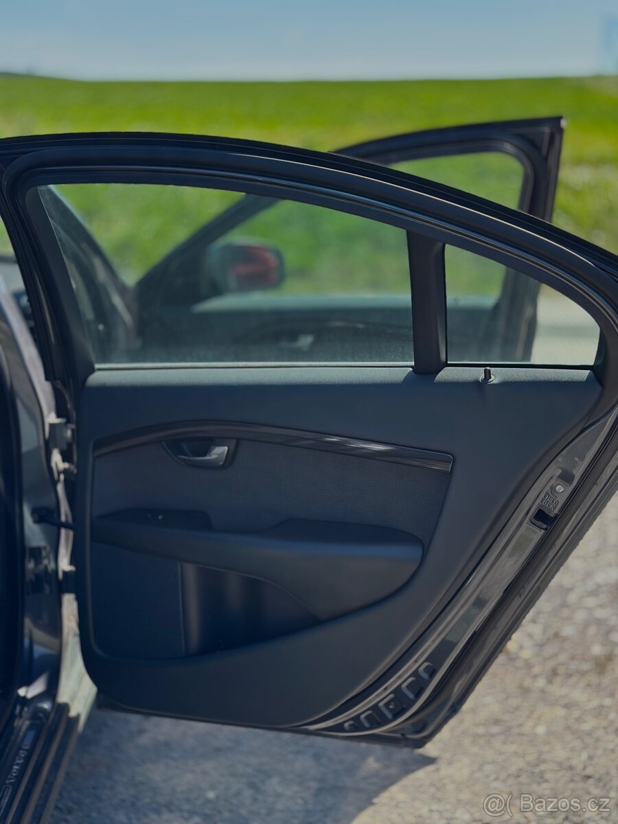 VOLVO S80 D5 - 11