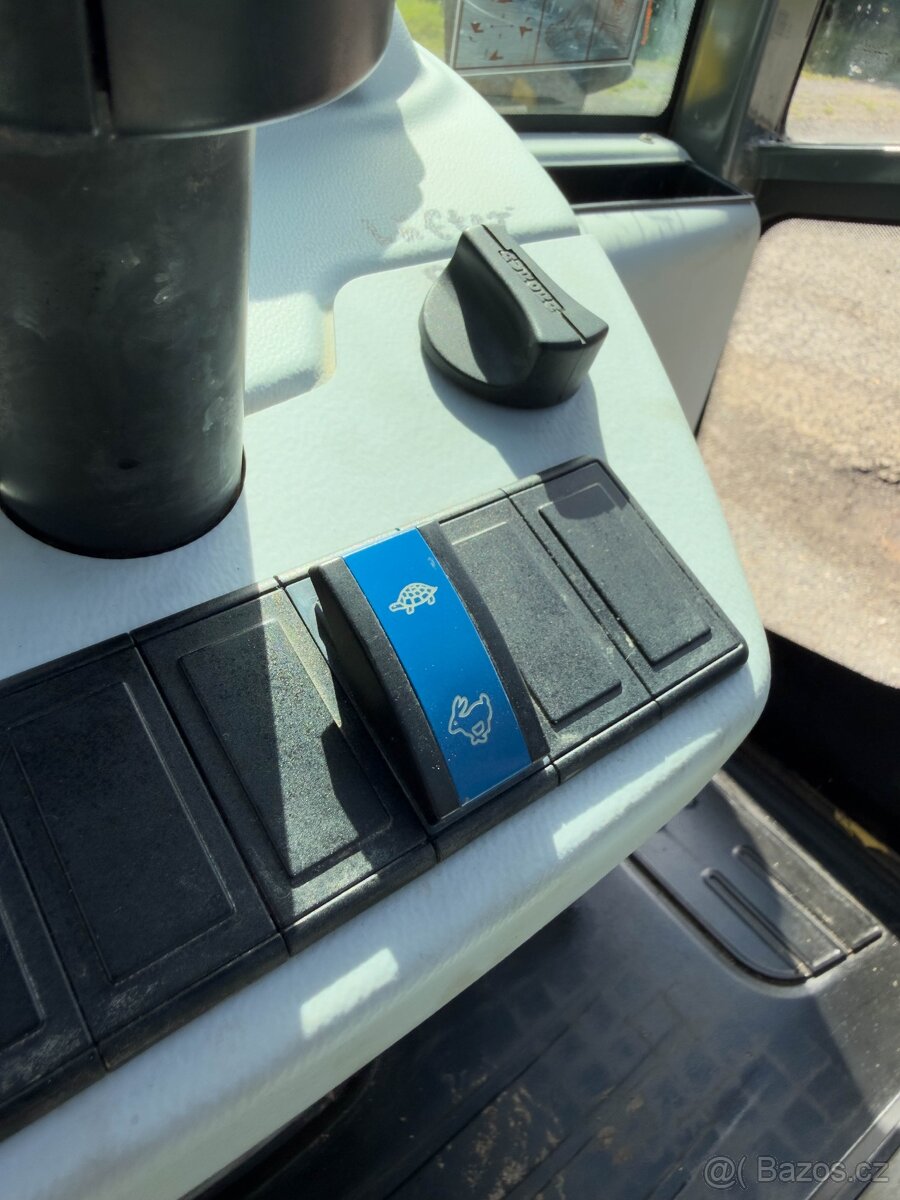 Kolový nakladač KRAMER 5065 - 11