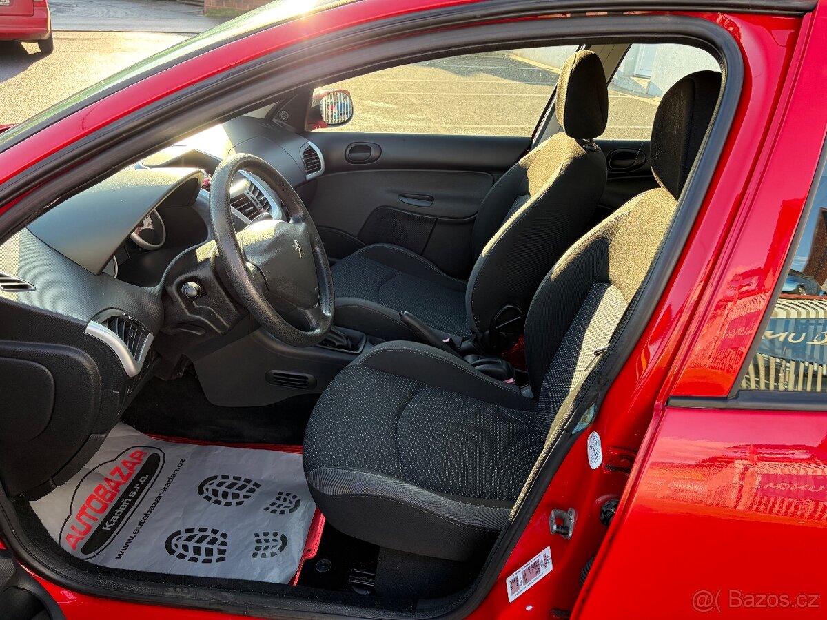 Peugeot 206, 1,1 44kW, SERVISKA - 11
