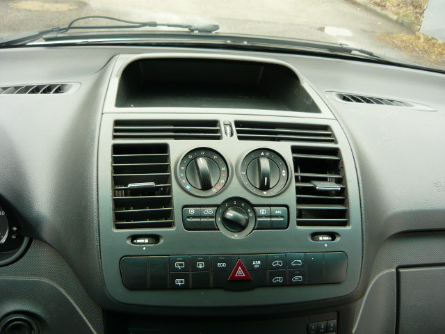 MERCEDES-BENZ VITO 113 CDI 9 MÍST - 11