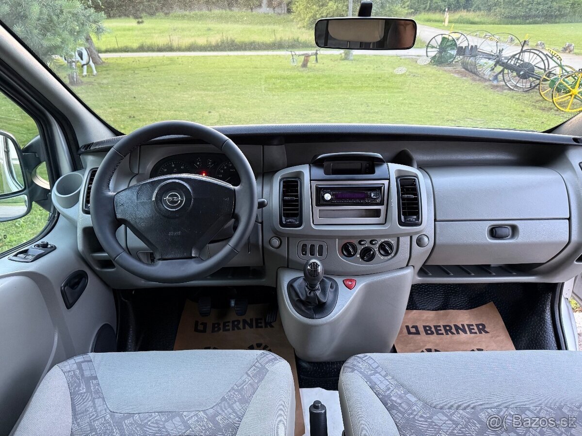 Opel Vivaro Life 2.5 Cdti 145ps • 9- miestný buss • - 11