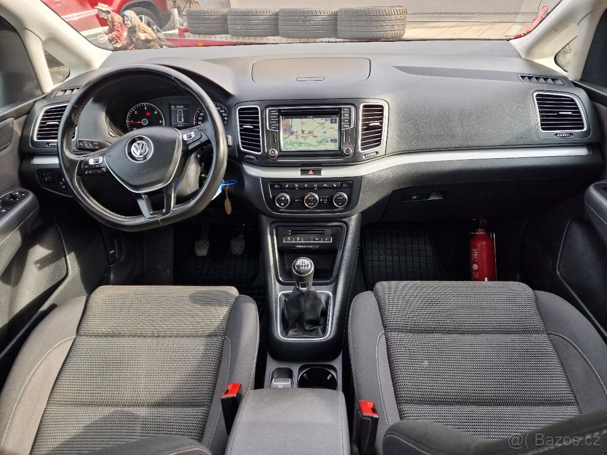 Volkswagen SHARAN 2,0TDI NAVIGACE TAŽNÉ 7MÍST - 11