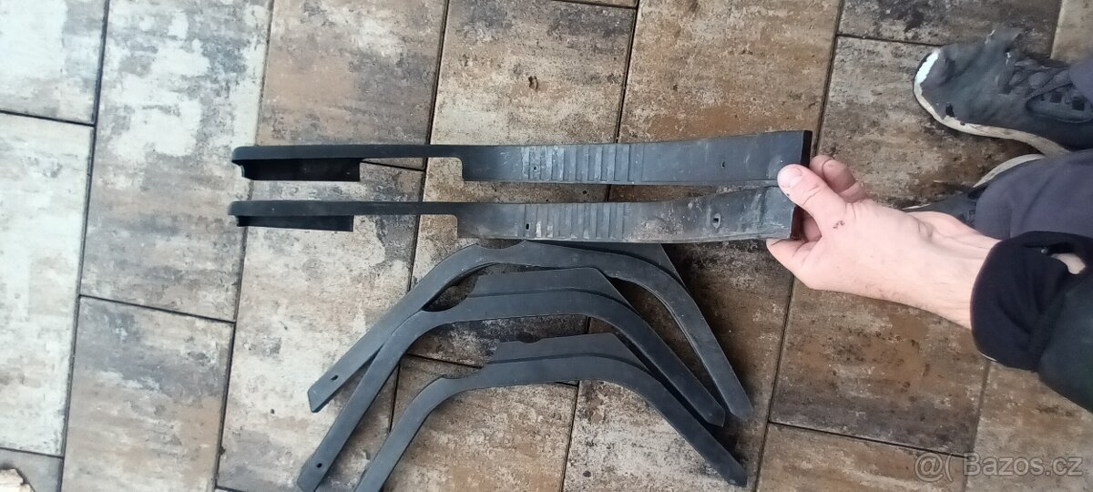 Babetta 210 - boční plastové kryty - 11