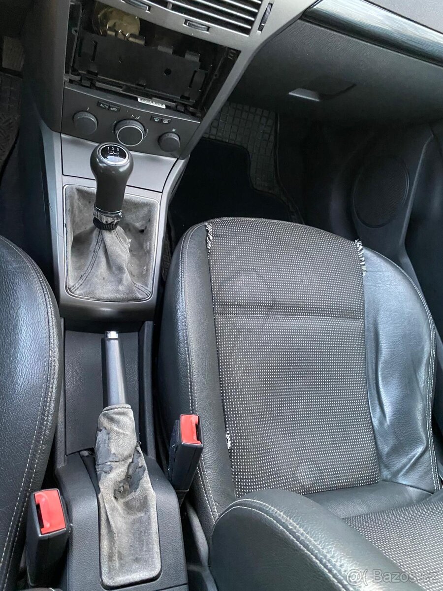 Opel Astra H GTC 1.7 CDTI (74 kW) - 11