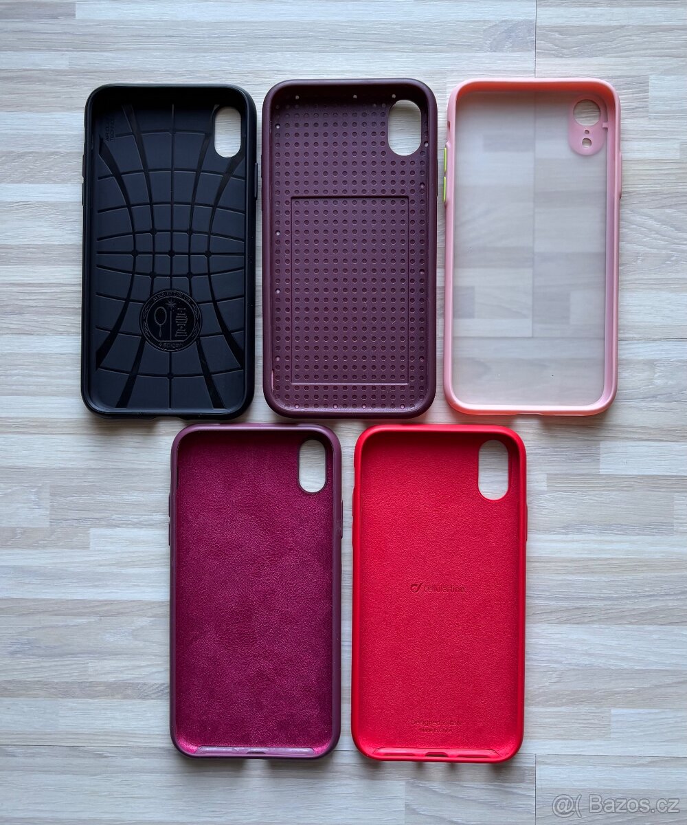 iPhone XR 64 GB bily - 11