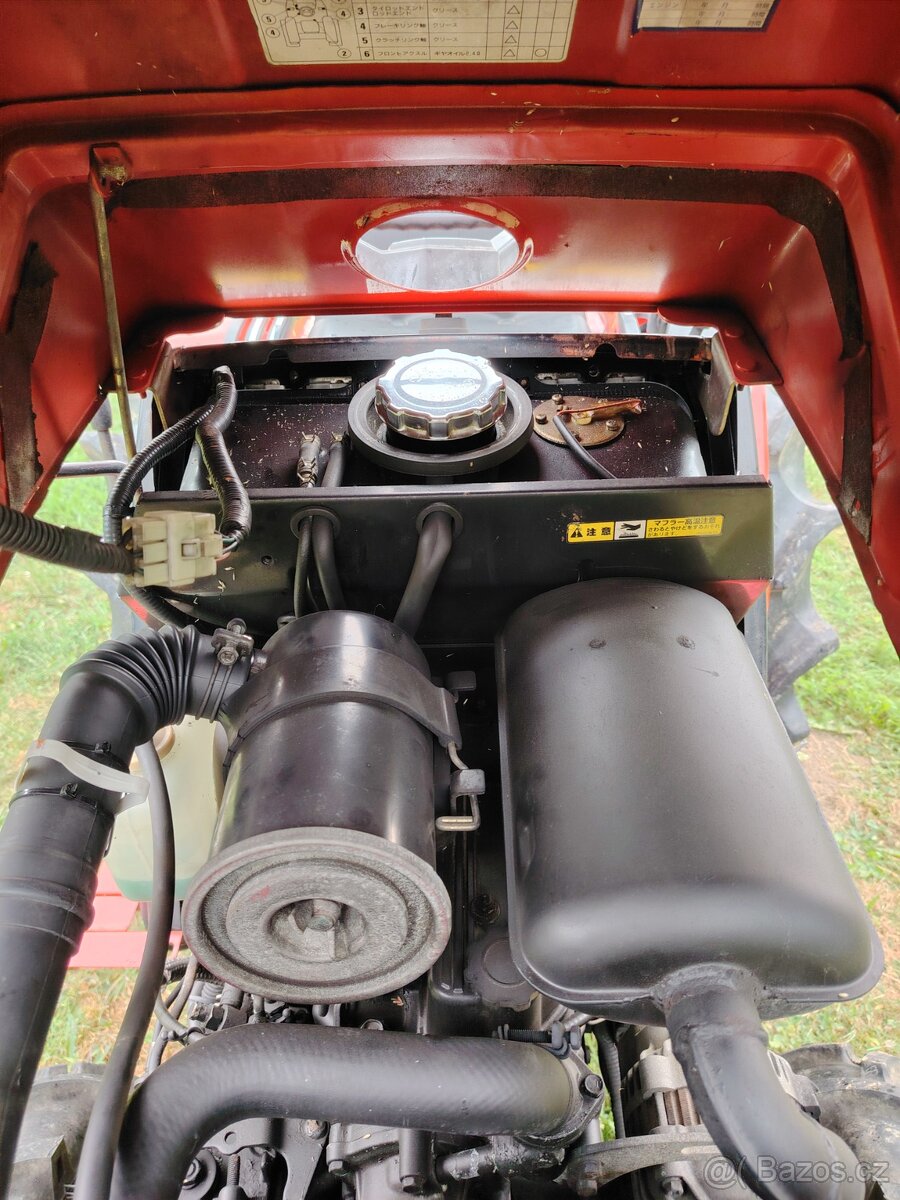 Malotraktor Mitsubishi + vlečka - 11