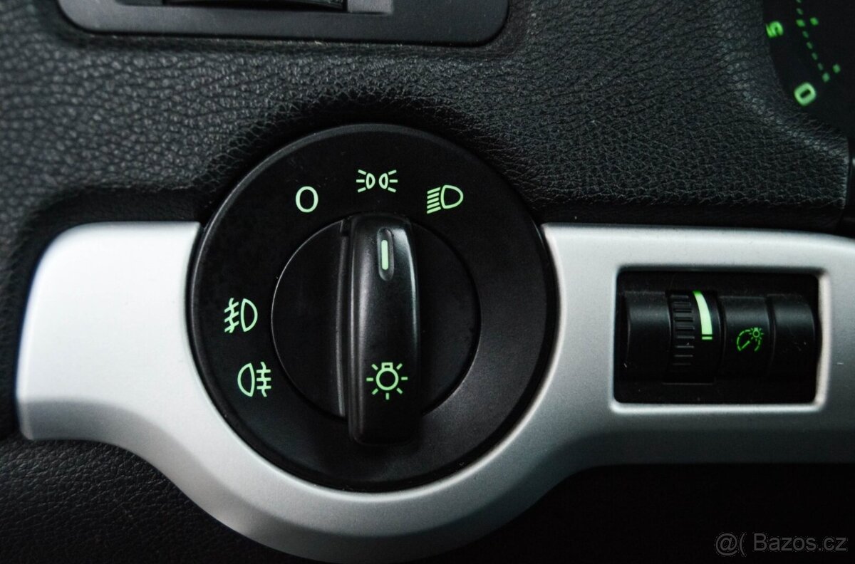 Škoda Octavia Combi 2.0 TDI Ambiente - 11