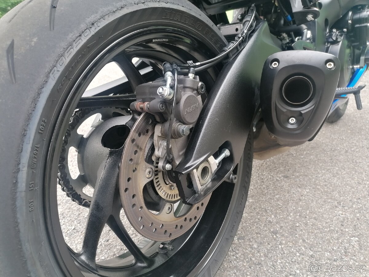 Suzuki GSX-S 1000F - 11